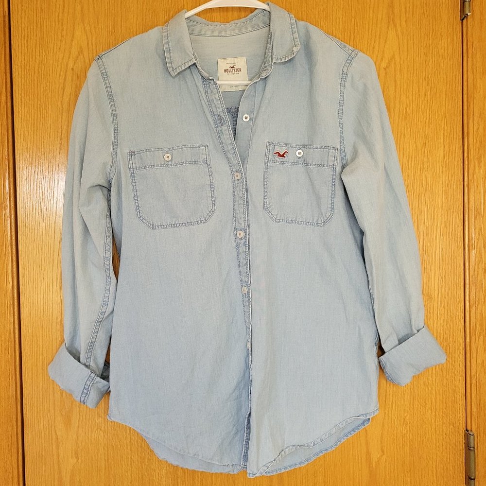 Hollister Light Blue Denim Chambray Shirt